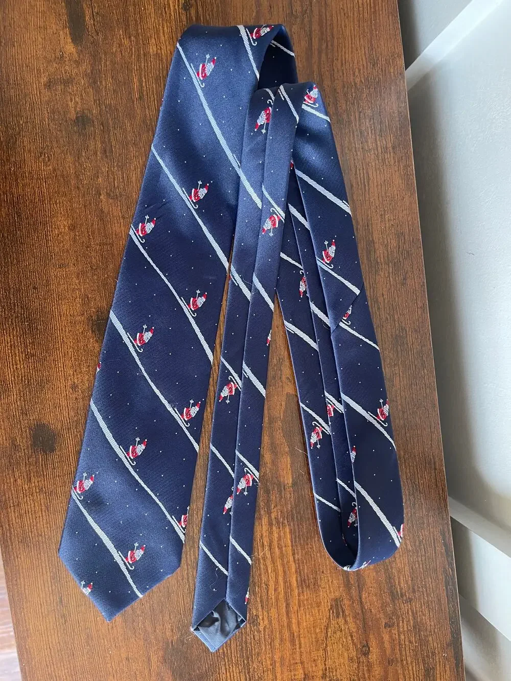 Skiing Santa tie